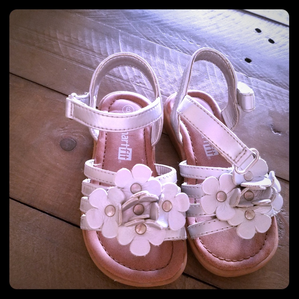 Little girls size 6 sandal
